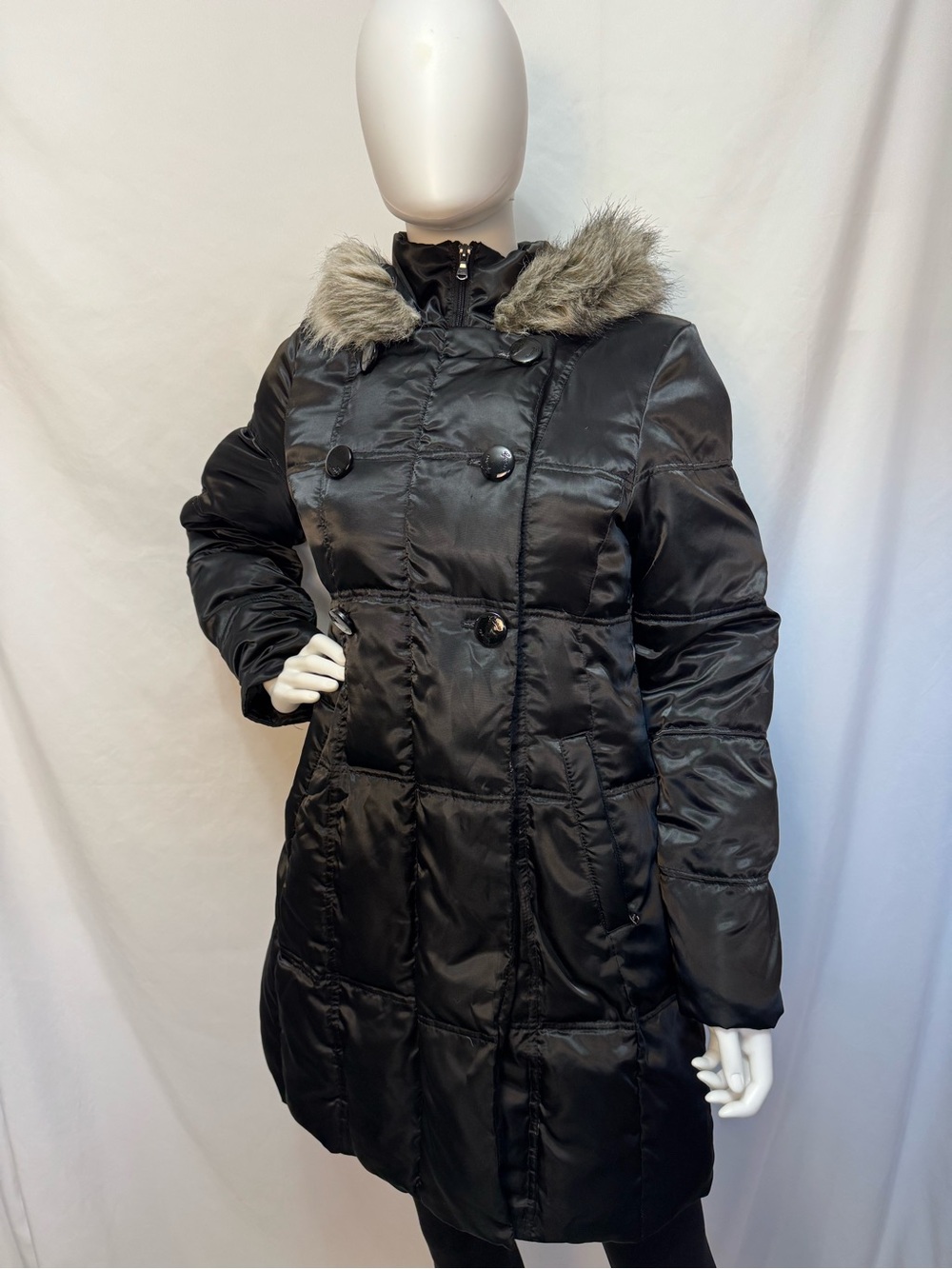 Guess Quilted Down Puffer Coat Parka Fur Lined Hood Shiny Satin Like Exterior